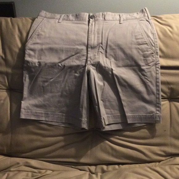 Izod Other - Izod Saltwater Stretch Shorts - 36W, 9.5 Inseam
